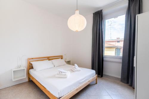 Musocco Apartment | Green Certosa - Bright & Modern - 2 Steps from Train Station by InnStay