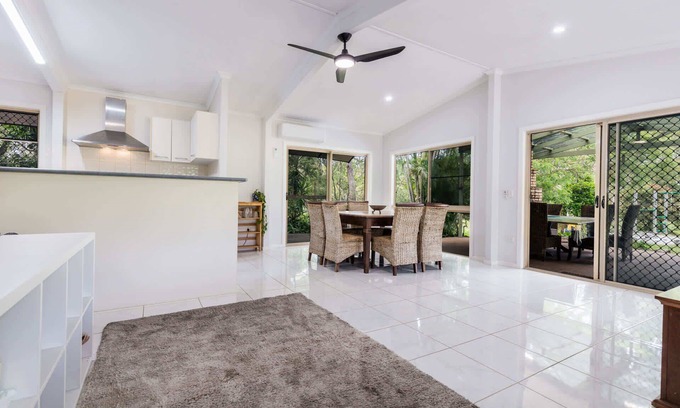 Agnes Water House | Green Dragon: Family-Friendly Home In Agnes Water