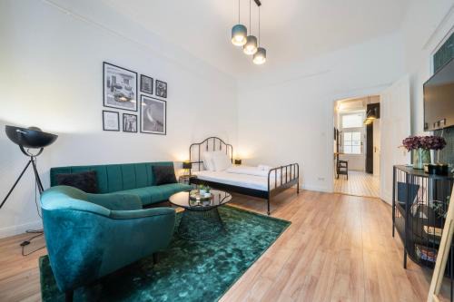 Krisztinavaros Apartment | Green Greguss Calm Chic w AC by M2 Metro