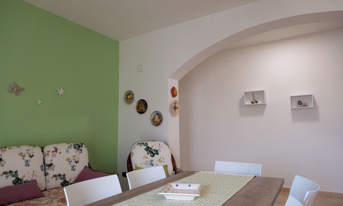 Margherita di Savoia Apartment | Green House, your oasis of relaxation just 100 meters from the beach!
