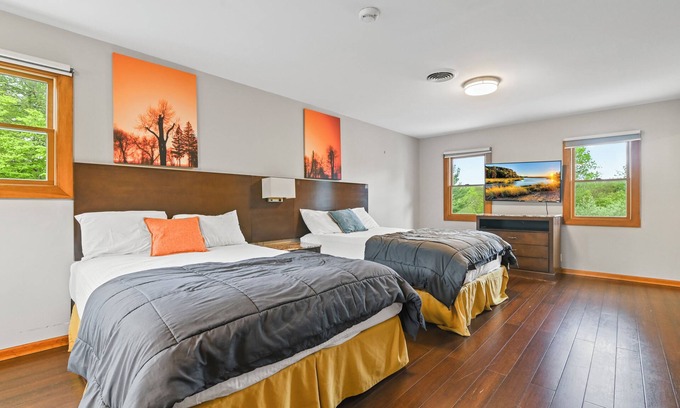 Blakeslee Villa | Green Majesty: Luxe Getaway — Your Private Paradise Awaits!