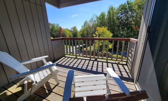 West Dover Condo | Green Mountain Getaway-10 mins to Haystack and less than 1 mile to Mt Snow!