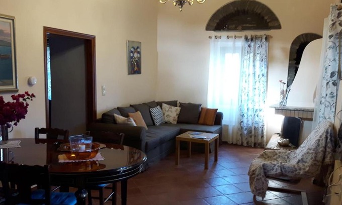 Andros Town House | Green Oasis