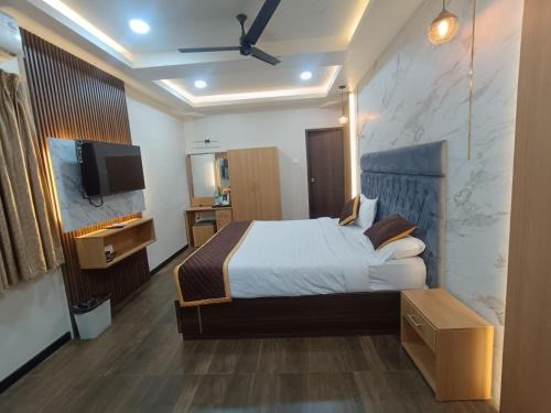 Parthasarathy Puram Hotel | Green Palace Inn, T Nagar