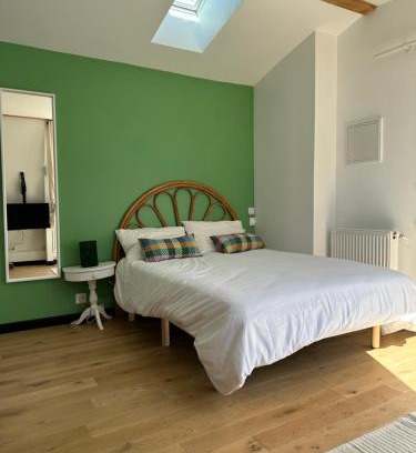 Bois-Colombes Apartment | GREEN&PURPLE STUDIO 24-24 Access