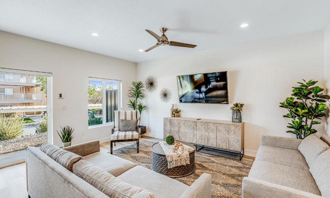 St. George House | Green Valley Getaway