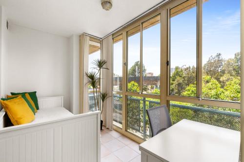 Woolloomooloo Apartment | Green Views & Great Location Inner-City 1-Bed