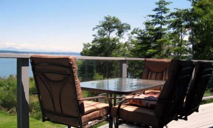 Greenbank House | Greenbank Getaway - Sunlit 2 Bedroom Retreat