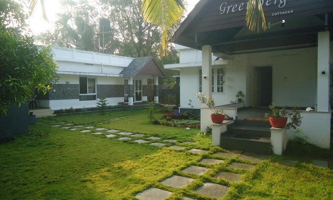 Cherthala Bed & Breakfast | Greenberg cottages Mararikulam