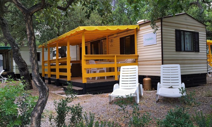 Roquebrune-sur-Argens House | Greenchalets Lei Suves retro
