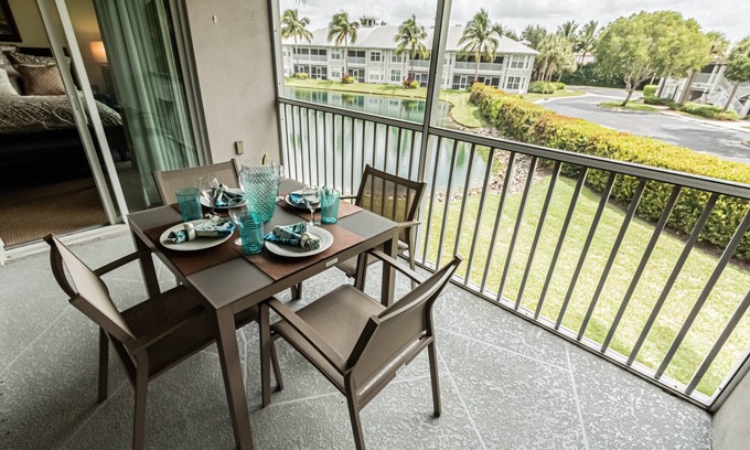 Naples Condo | GreenLinks/Updated Lely Condo; w/Office space-Lake Views-Resort Amenities