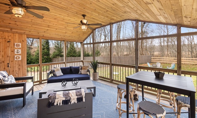 Greenport West House | Greenport Village walking distance to all