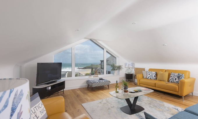 St Ives Cottage | Greensleeves - a house that sleeps 8 guests in 4 bedrooms