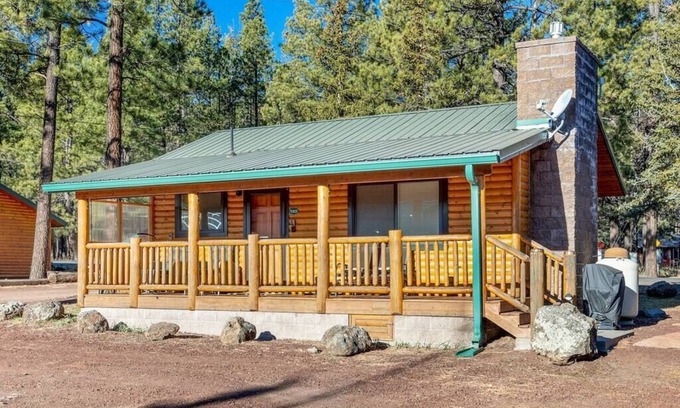 Greer Cabin | Greer Cozy Cottage (Cabin 103)