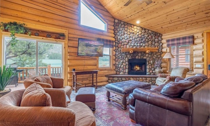 Greer Cabin | Greer Riverside Getaway (Cabin 168)