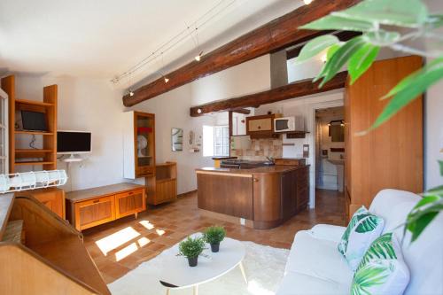 Old Town Apartment | GregBnb - Centre ancien - CLIMATISÉ - T2 Mezzanine - 6eme étage