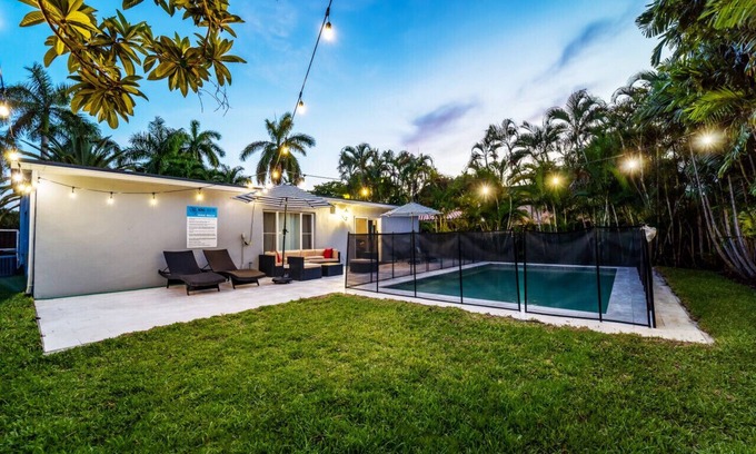 Hallandale Beach House | Grey Manor – Spacious 3BR/2BA Hallandale Home, Heated Pool & Smart Amenities