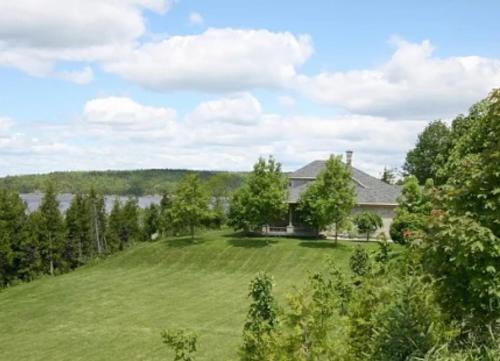 Saint John House | Greystone WaterFront Lux