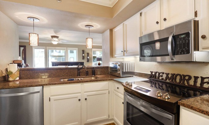 Palmetto Dunes Villa | Grill | Complex Pool | Lagoon