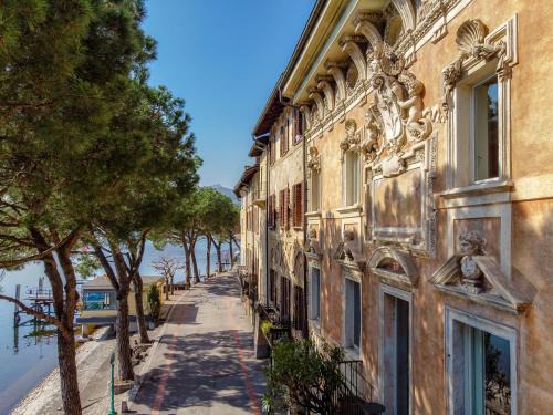 Morcote Apartment | Gritti Palace Morcote - Waterfront studio with panoramic lake views - Fiordaliso