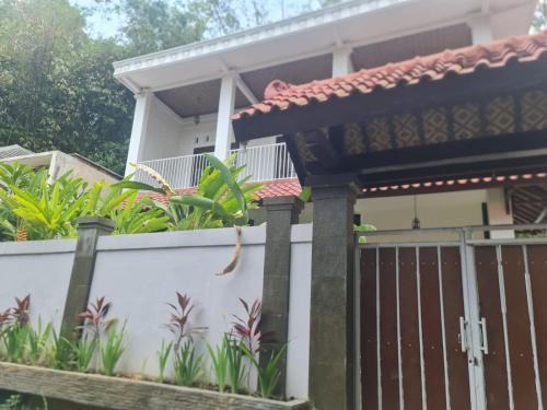 Mertoyudan Villa | Griya Arthasari