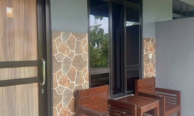 Pendowo House | GRIYA SALAMAN HOMESTAY PANTAI WEDIOMBO