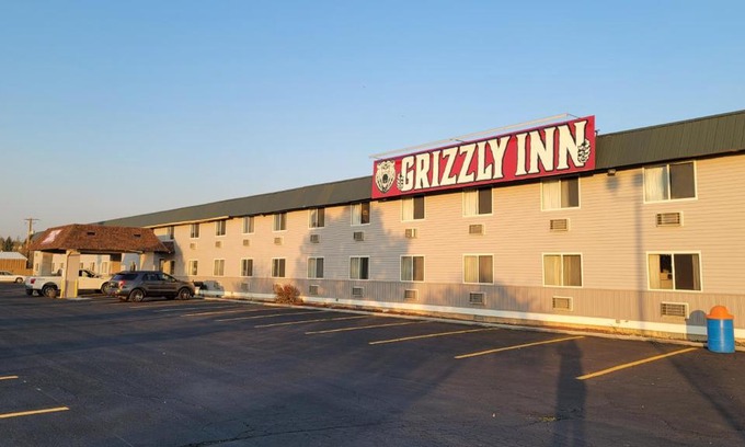 Evanston Hotel | Grizzly Inn