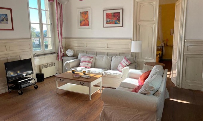 Homps Apartment | Große Ferienwohnung am Canal du MIDI mit Dachterrrasse