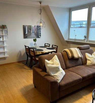 Leer Apartment | Großzügige, zentrale Ferienwohnung in Leer