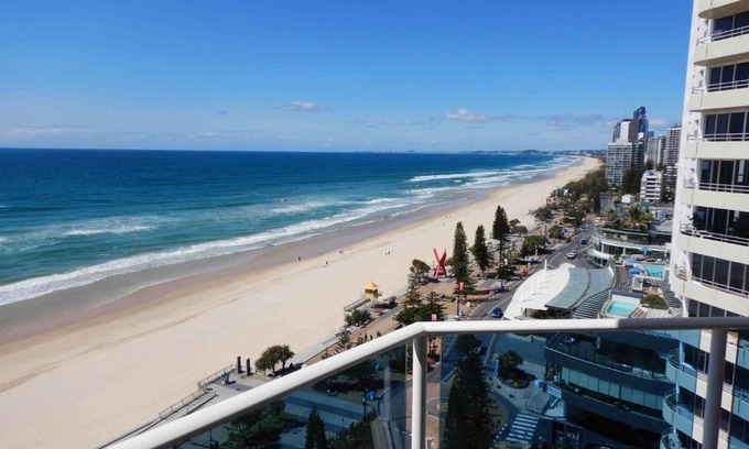 Surfers Paradise Apartment | Grosvenor Beachfront Apartments Surfers Paradise