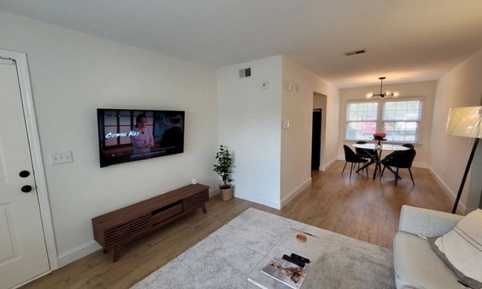 Rosewood Condo | Ground floor 2 bed, 1 bath near Fort Jackson, hospitals, USC, and downtown