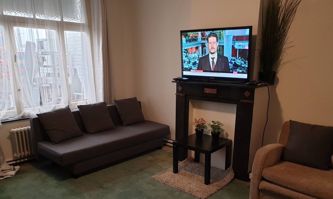 Collignon House | Ground floor Apartment between the EU district and public arenas