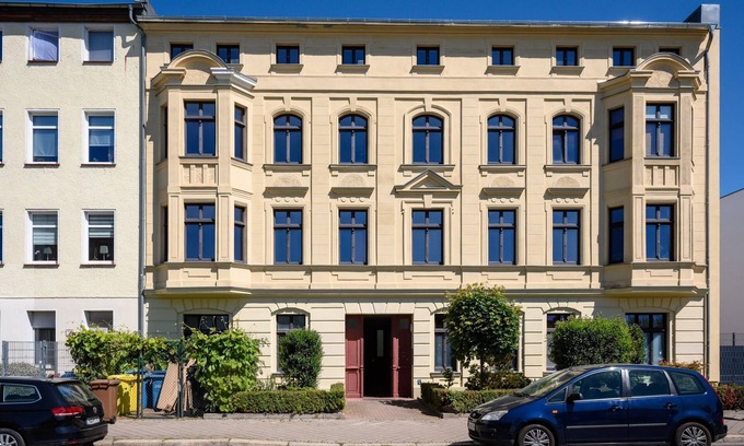 Sudenburg Condo | Ground floor apartment with terrace in the backyard in iconic Magdeburg-Sudenburg