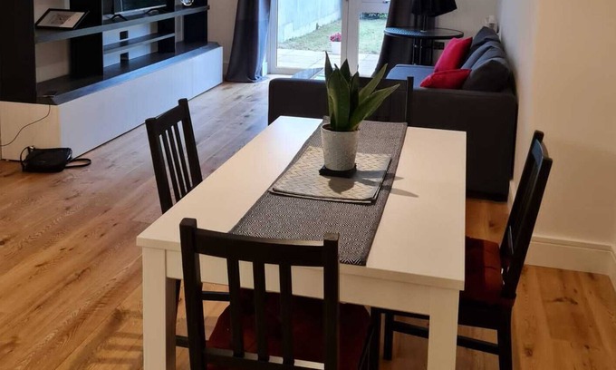 Fryent Apartment | GROUND FLOOR APARTMENT WITH GARDEN IN COLINDALE, LONDON.