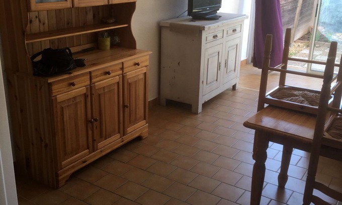 Meze Apartment | ground-floor apartment with garden