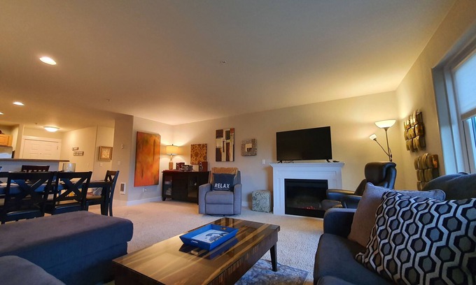 Westport Condo | Ground Floor Beach Condo Ocean Views Pool Hot Tub Gym Pet Friendly
