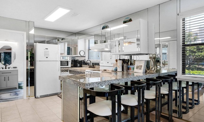 Seagrove Beach Condo | Ground Floor Condo | 2-Min Walk to Beach | Pools | Tennis | Shuffleboard | Sleeps 4 | WiFi!