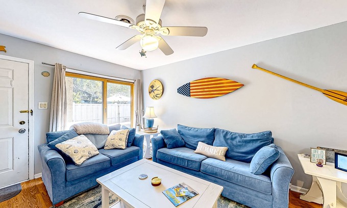 Caine Woods Condo | Ground-floor condo with pool & fenced patio - 4 blocks to the beach