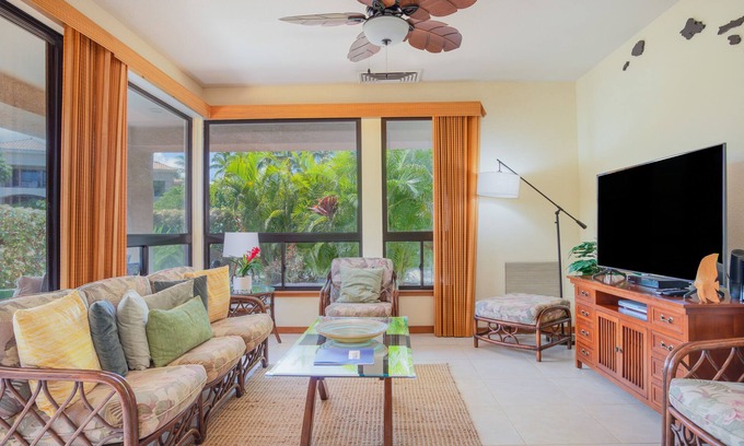 Waikoloa Condo | Ground floor condo with WiFi, lanai, shared pool, pool spa, hot tub, tennis