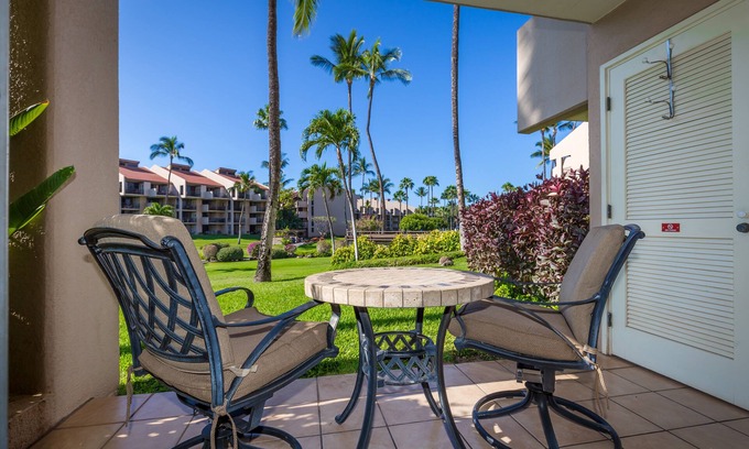 Kihei Condo | GROUND FLOOR CONVENIENCE-BEAUTIFUL OCEAN/GARDEN VIEWS-AC-METICULOUS CLEANING
