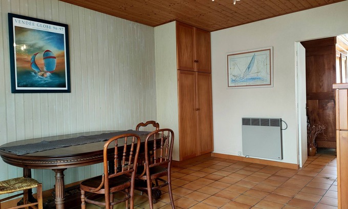 Fromentine Apartment | Ground floor apartment surrounded by a garden of fine sand 3 to 4 people dog ok