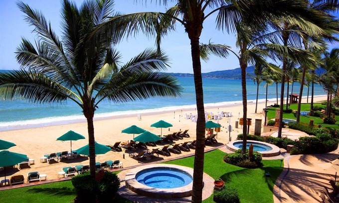 Los Cabos Condo | Ground floor-Rare 3 BR! Ocean view, steps from beach and pool!