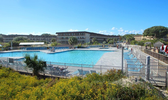 Folly Field Villa | Ground Floor Corner Villa/Ocean Front Resort With Large Pool/On Site Restaurants