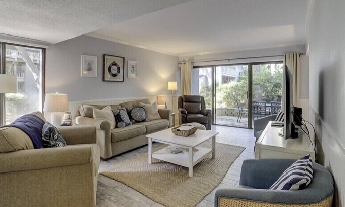 Hilton Head Island Villa | Ground floor, beautiful villa with fantastic location in Forest Beach