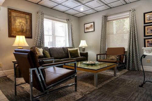 Eureka Springs Historic District Apartment | Ground Floor Villa at Sweet Spring