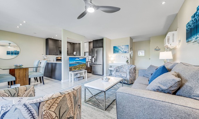 Kihei Condo | Ground level beach chic condo directly across from the beach! Pool & BBQ!