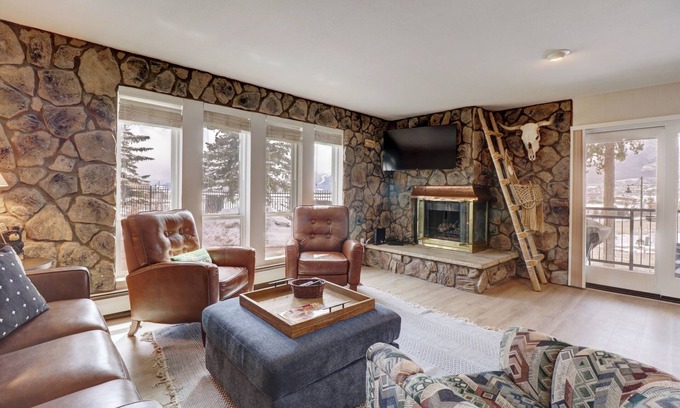Dillon Condo | Ground Level, Lake Side, Walk to Town Pool/Hot tub E101