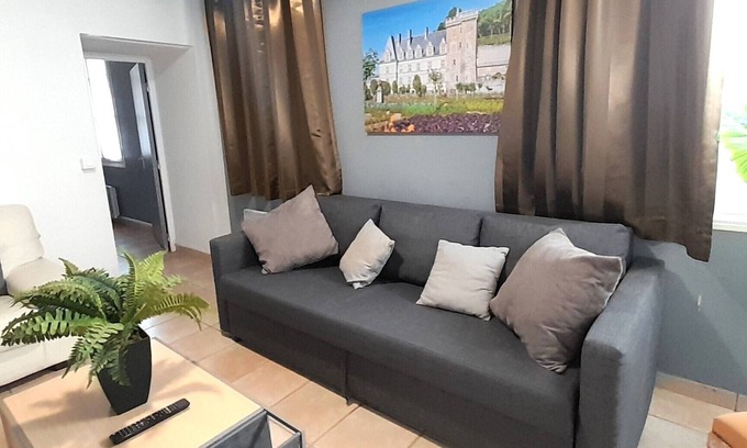 Azay-le-Rideau Apartment | Group accommodation in the center of Azay le Rideau