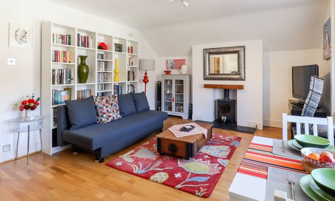 Royal Tunbridge Wells Cottage | GROVE HILL ROAD in Royal Tunbridge Wells