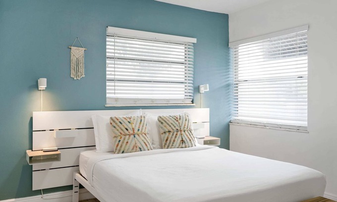 Coral Way Apartment | GROVE27-3 | relax near boho chic neighborhood